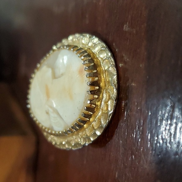 VINTAGE AGED VICTORIAN PENDANT BROOCH PIN GOLDTONE - Picture 3 of 9